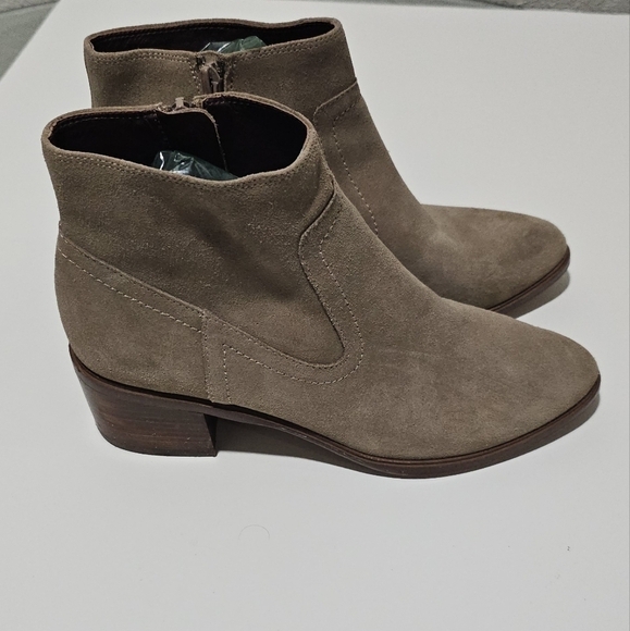 BCBGeneration Allegro oil calf Leather ankle boots booties western Cowgirl 7 - Picture 1 of 12